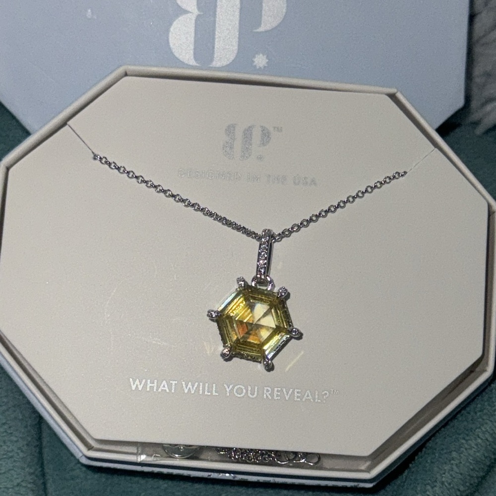BOMB party necklace NK82368 Dreaming Of Forever
Lemon Cubic Zirconia